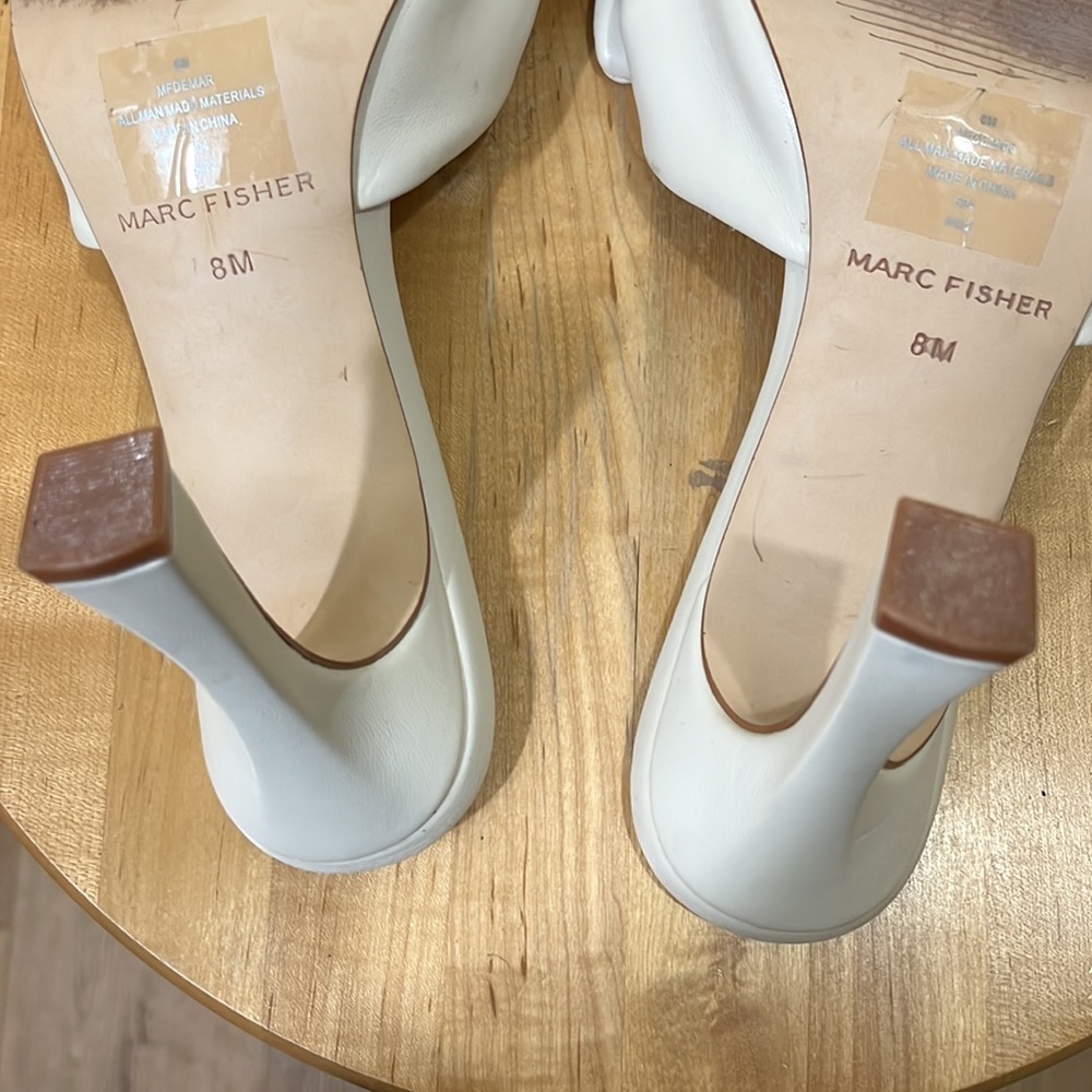 Marc Fisher Demar cream colored 4 inch heeled sandal. Size 8M - Picture 8 of 8